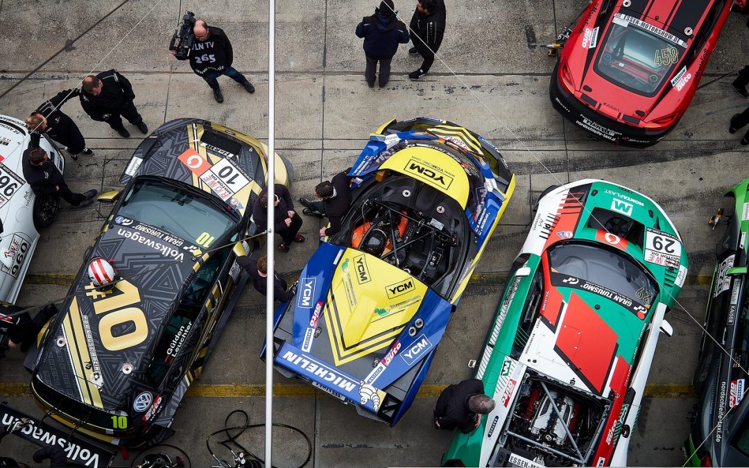 Dinas Damkar Jepara Evakuasi Ular Di Gudang