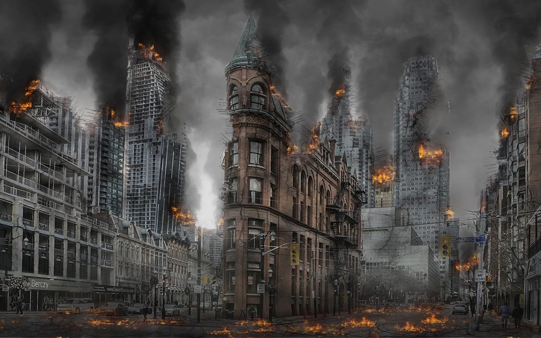 Dinas Damkar Jepara Bantu Kecelakaan di Pasar